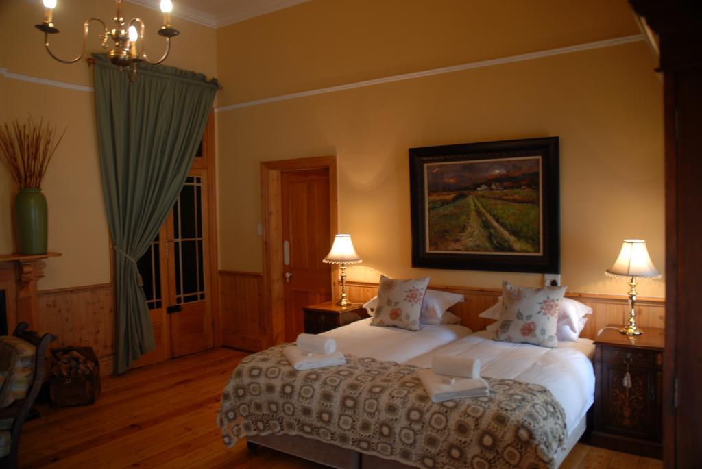 Moonlight Manor Hotel Victoria West Exterior photo